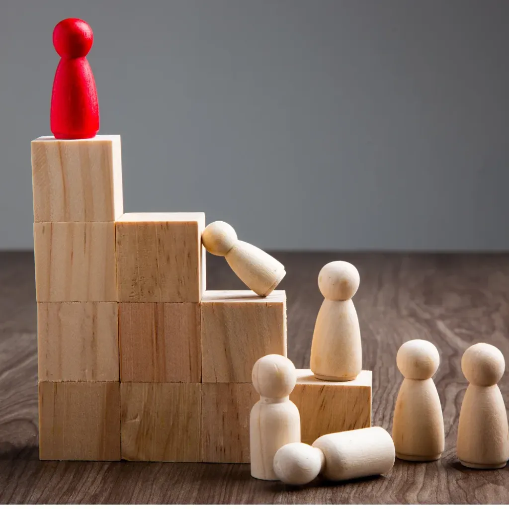 Personne parlant français avec confiance et naturel